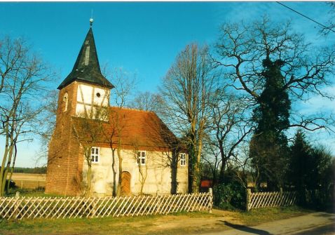 1995 Kirche Klein Briesen.jpg